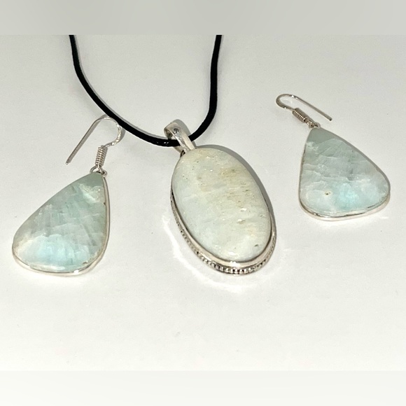 Pale Blue Green Hemimorphite Pendant & Earrings - Picture 9 of 10